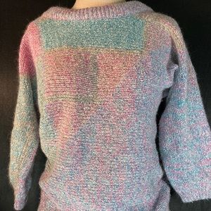 𝅺80’S Haiku silk sweater with a deep V back!‎ Size M. Unlaundered E122